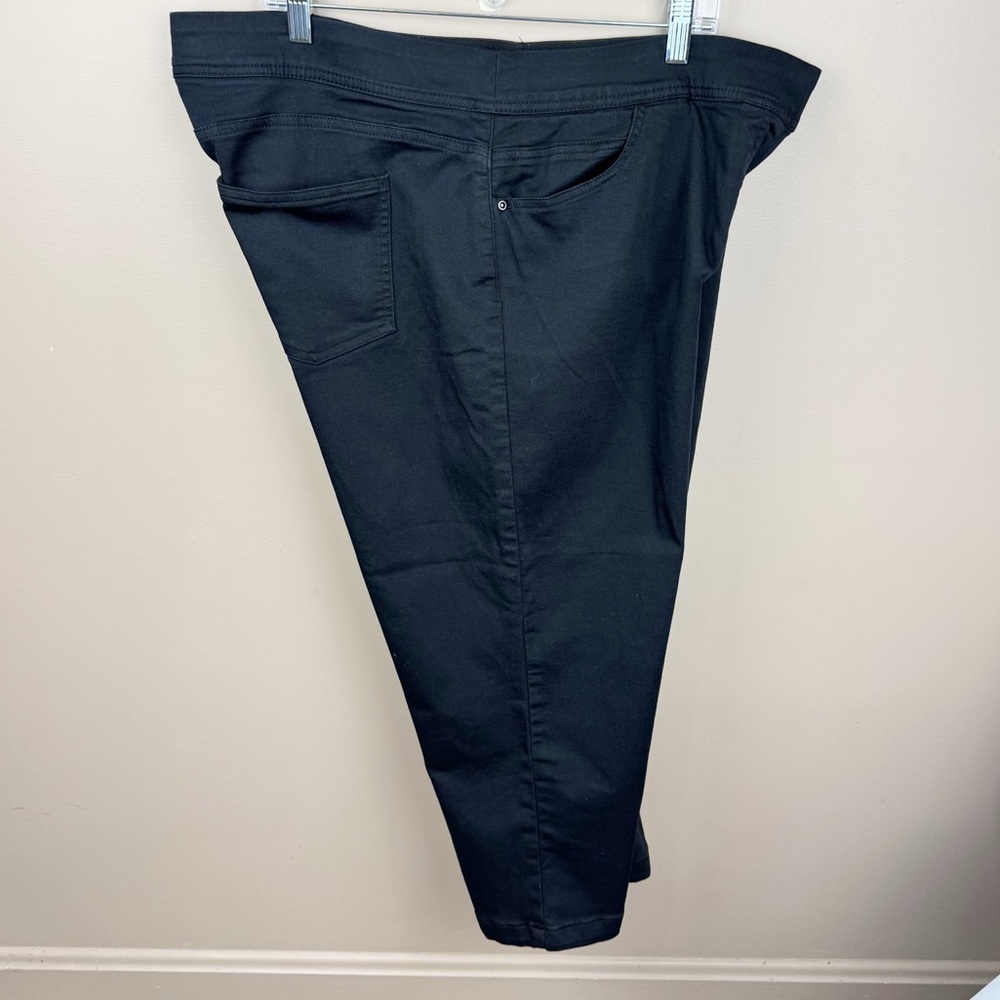 One World Denim Black Stretch Capri Pants 2X Pull-On Comfort Waist Cropped